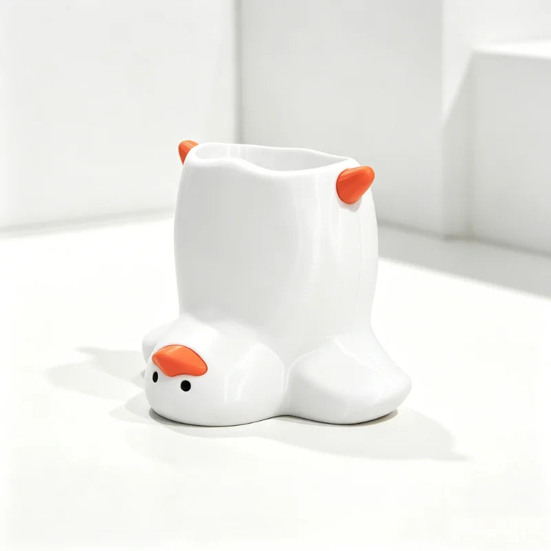 Duck-shaped pen holder