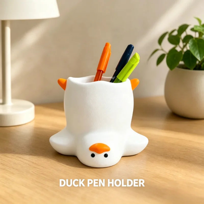 Duck-shaped pen holder
