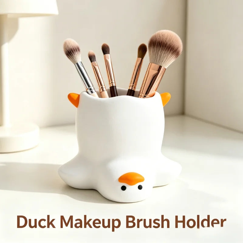 Duck-shaped pen holder